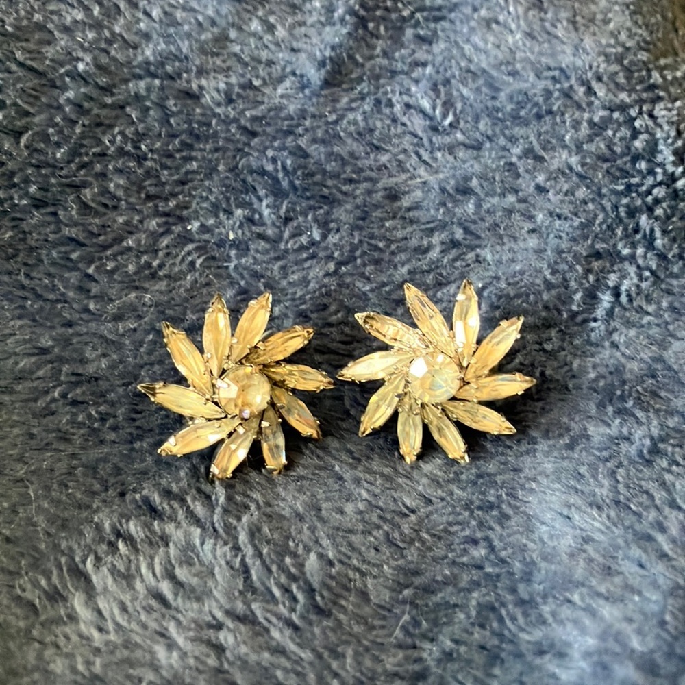 Floral Earrings with‎ Textured Petals